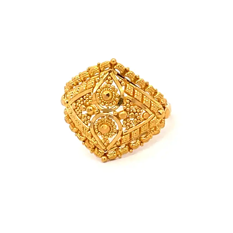 A floral renion - 22 Karat Yellow Gold Ring